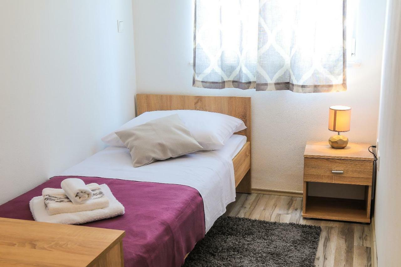 Apartment Petar Kaštela Exteriör bild