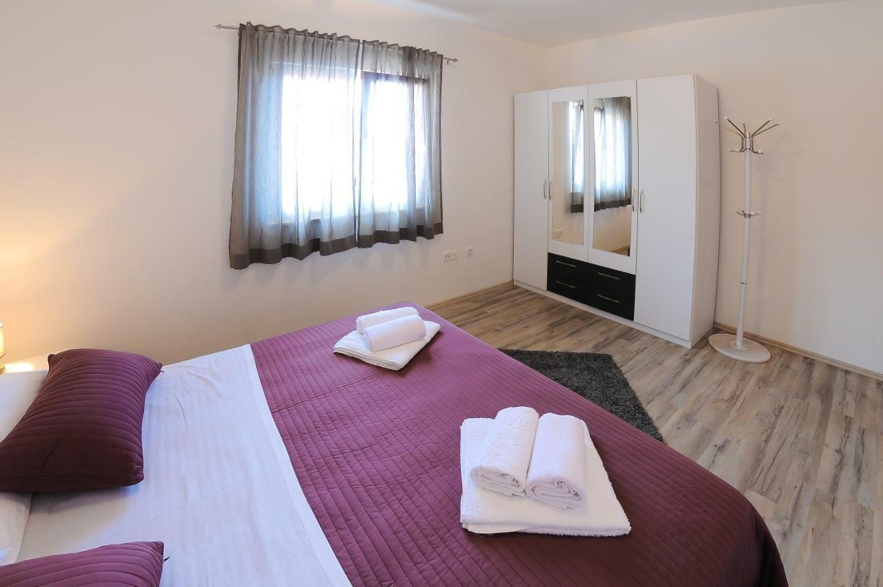 Apartment Petar Kaštela Exteriör bild